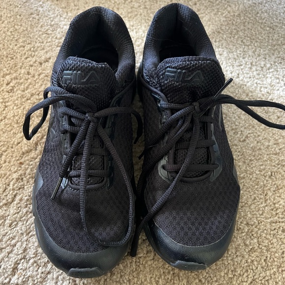 🎉EUC🎉Fila - Picture 2 of 5